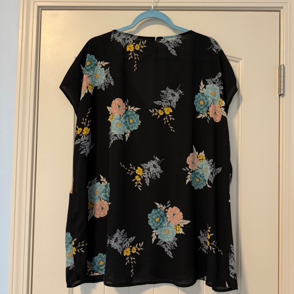 Torrid Sleeveless Black Floral Print Button Front Blouse Sz  2XL - Picture 3 of 7
